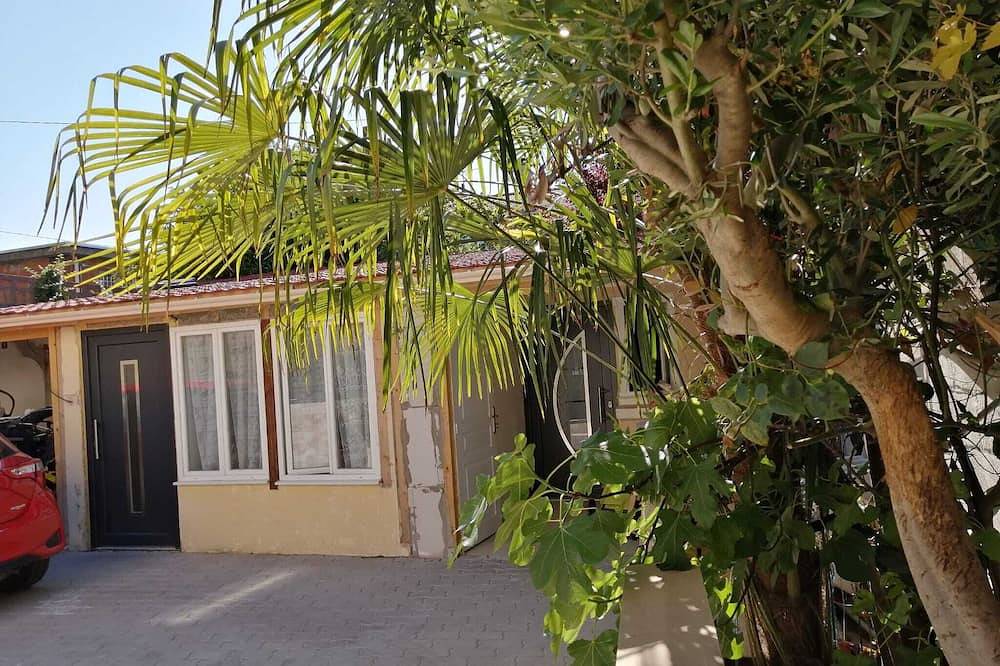 Spacious, bright house for optimum comfort near Paris in Stains, Sena-Saint Denis