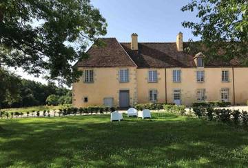 Gîte pour 15 personnes, avec jardin ainsi que terrasse et vue, animaux acceptés dans Cuissai
