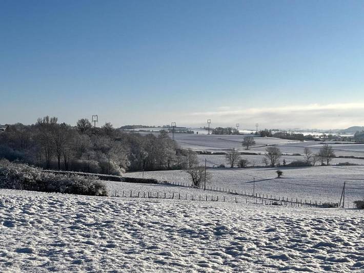 Gîte pour 4 personnes, avec vue ainsi que piscine et jardin dans Saint-Jean-de-Bournay