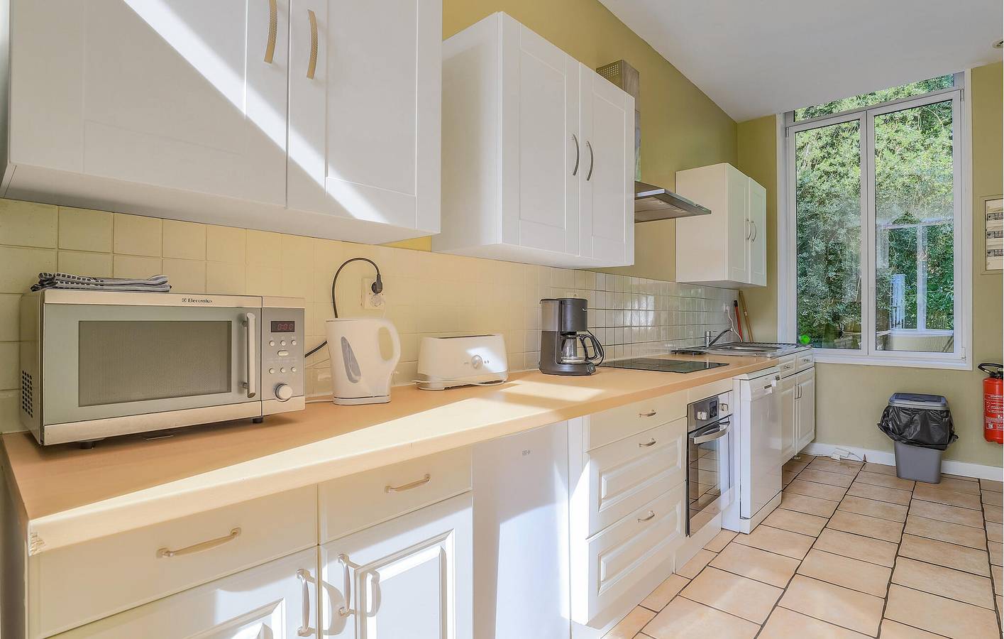 Acogedor apartamento con piscina cerca de Racquinghem - a 2 km del centro de la ciudad in Quiestède, Región de Saint-Omer