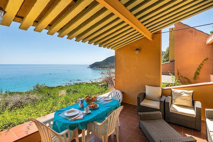 Villa for 8 people, with garden and pool as well as terrace, with pets - 1