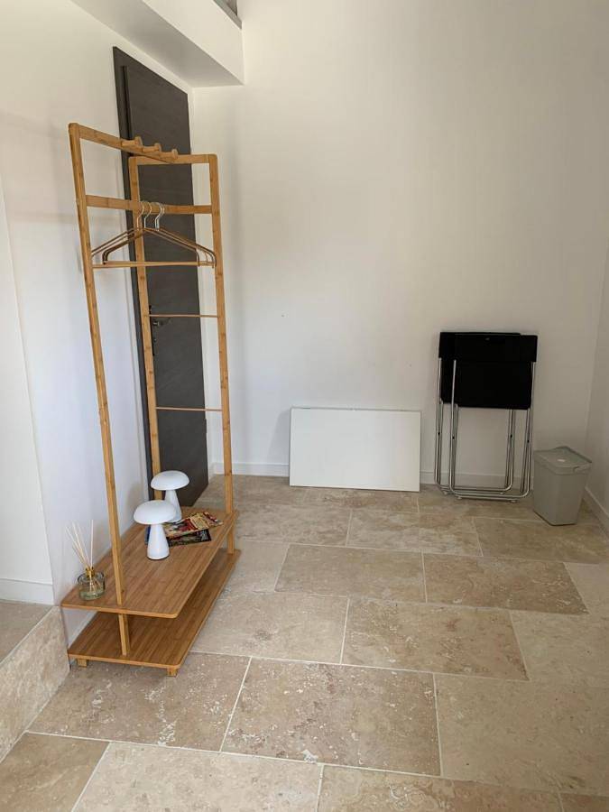 Appartement de vacances entier, Double Room with Private Bathroom in Esvres, Région de Tours