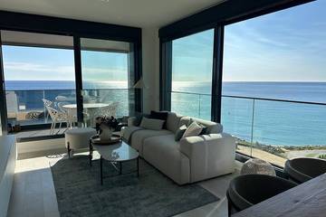 Ferienwohnung für 6 Personen, mit Balkon und Pool in Badalona