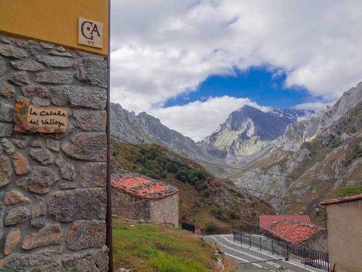 Casa rural para 3 personas, con Balcón y Terraza además de Jardín y Vistas en Posada de Valdeón