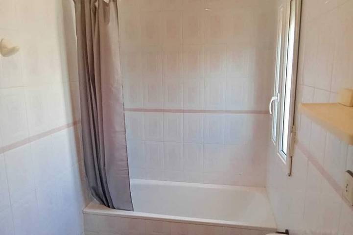 Hôtel pour 6 personnes, avec piscine et jardin - 1