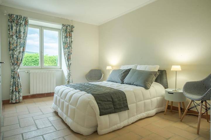 Gîte pour 4 personnes, avec balcon ainsi que piscine et jardin à Roynac - 2