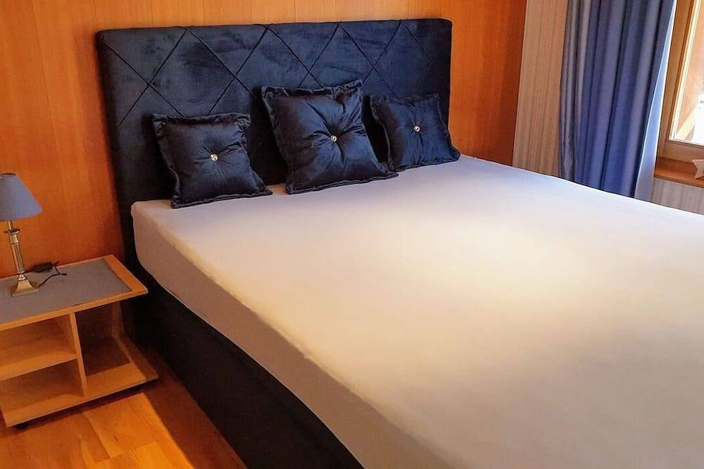 Ganzes Chalet von 125m², 70m bis Gondelstation, 2.5 Zimmer, 2 Bäder, Kamin in Grächen, Walliser Alpen