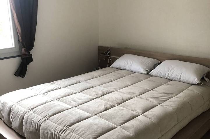 Location de vacances pour 9 personnes, avec terrasse et jardin à Caseneuve - 3