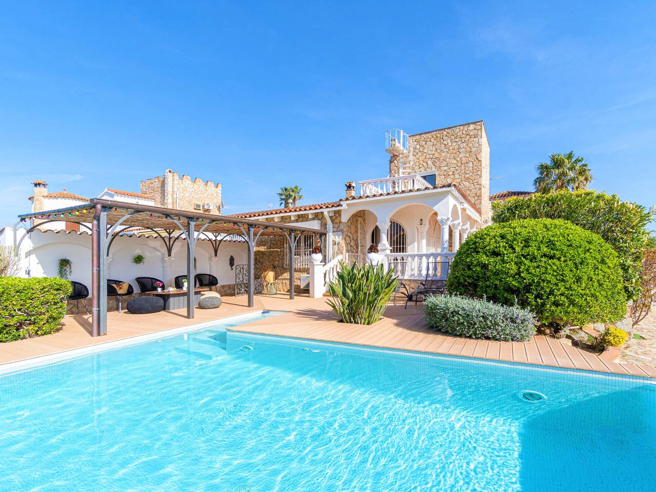 Villa pour 8 Personnes dans Castelló d'Empúries, Costa Brava