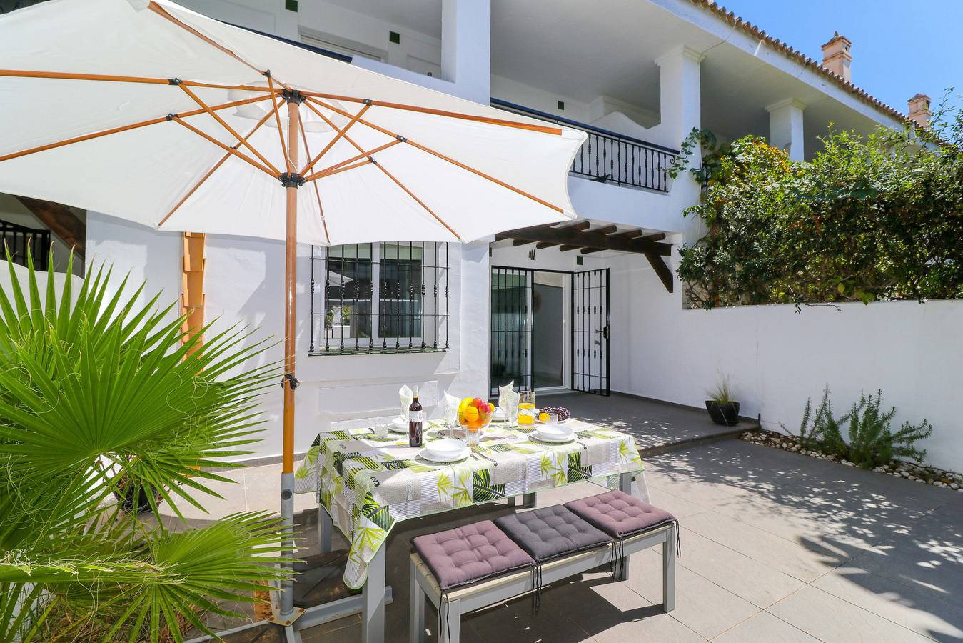 Los Naranjos Marbella townhouse in Nueva Andalucia Golf Valley, Marbella