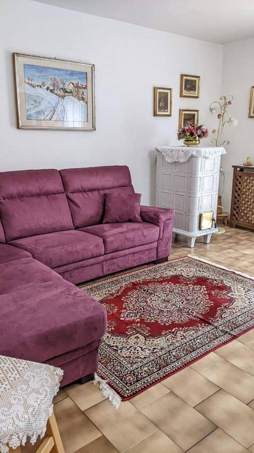 Ferienwohnung für 4 Personen, mit Pool und Terrasse sowie Seeblick und Ausblick, mit Haustier