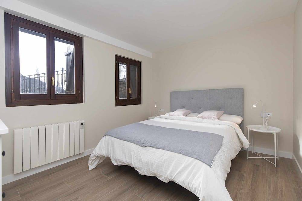 Entire apartment, Casa Ikuspe by Bevalle in Panticosa, Spanish Pyrenees