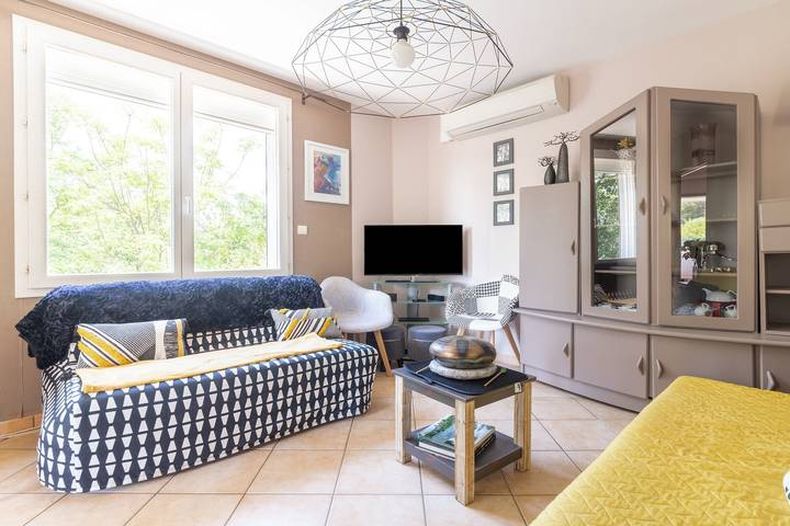 Gîte pour 4 personnes, avec jacuzzi ainsi que jardin et piscine à Les Assions - 2