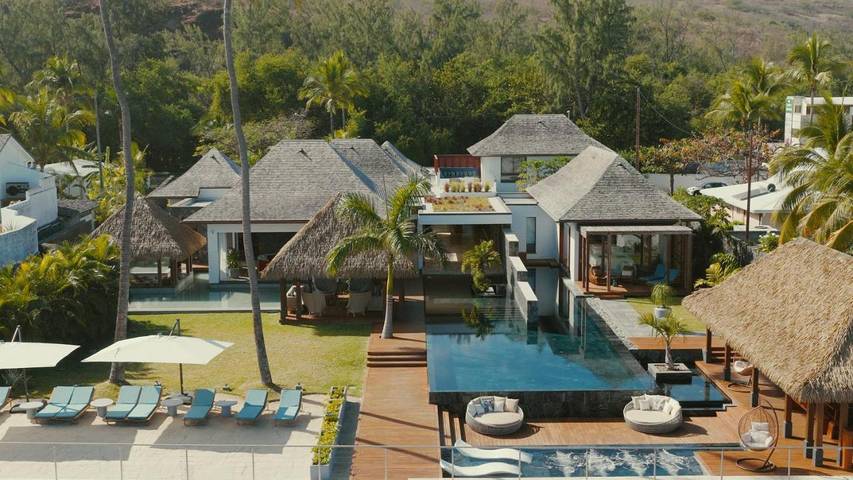 Cottage pour 12 personnes, avec piscine ainsi que jardin et jacuzzi dans Casino de Saint Gilles