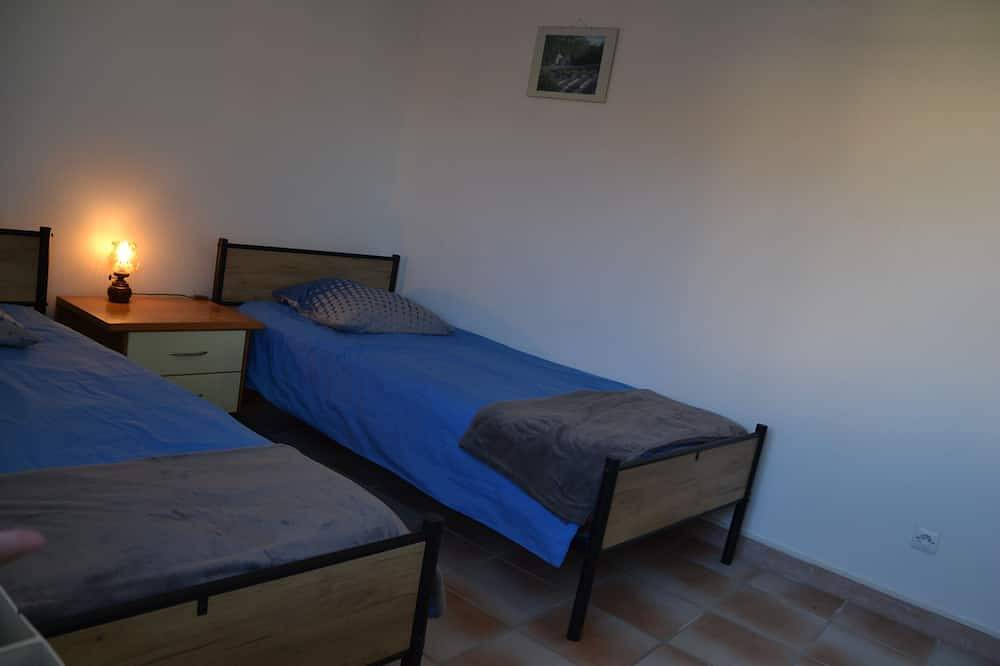 Entire apartment, 65m² air-conditioned apartment with swimming pool in quiet residence in Villeneuve-lès-Béziers, Côte d'Améthyste