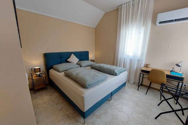 Ganze Wohnung, Ferienwohnung im Erdgeschoss ,gut ausgestattete Küche und einen Blick auf den Garten in Bük, Komitat Eisenburg