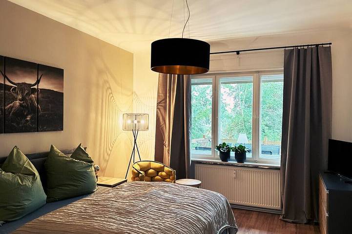 Ganze Wohnung, Ferienwohnung\"Seelenruh\" in der grünen Oase am Rande von Berlin in Falkensee, Havelland
