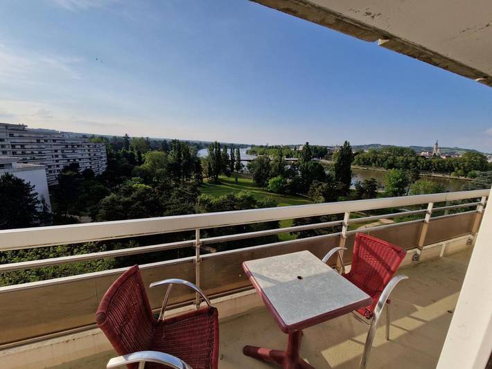 Appartement de vacances pour 2 personnes, avec terrasse ainsi que vue et vue sur le lac