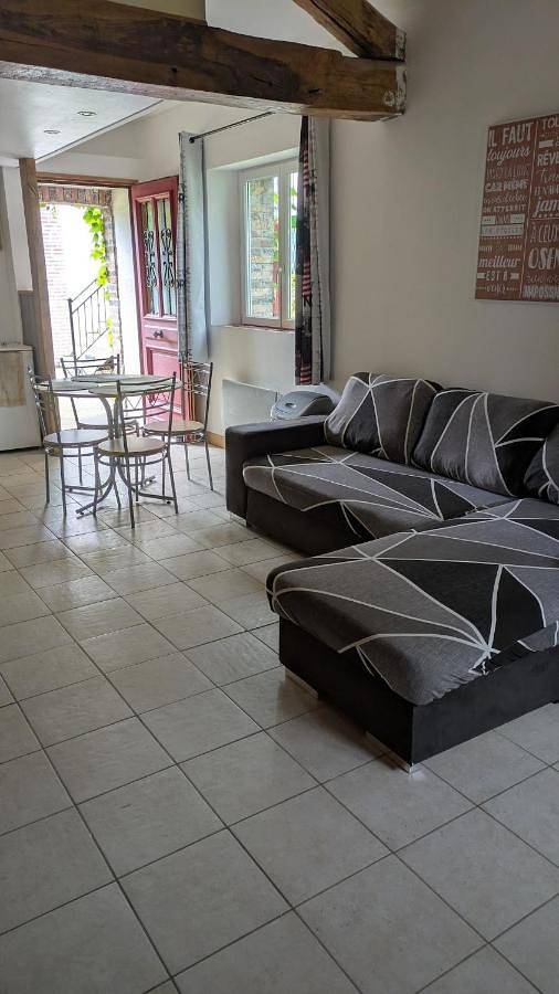 Gîte pour 4 personnes, avec jardin à Saint-Valérien