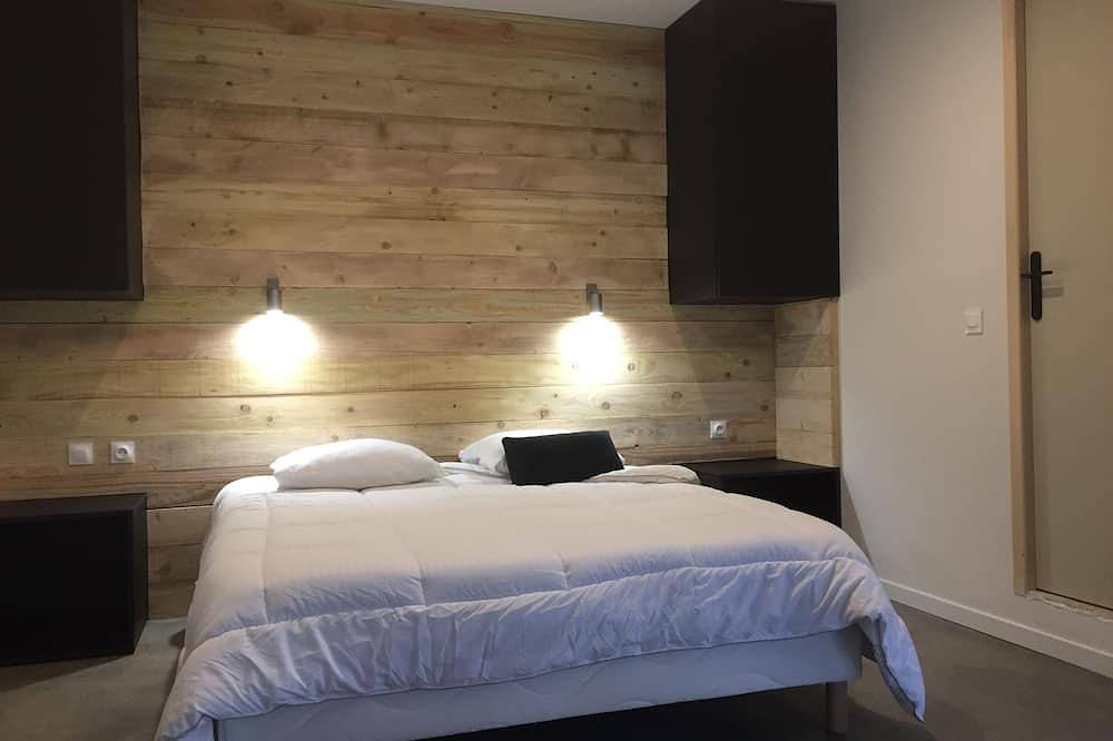 Appartement entier, Loft de charme dans Domaine avec piscine au cœur des gorges de l’ardeche in Saint-Paulet-de-Caisson, Région de Nîmes