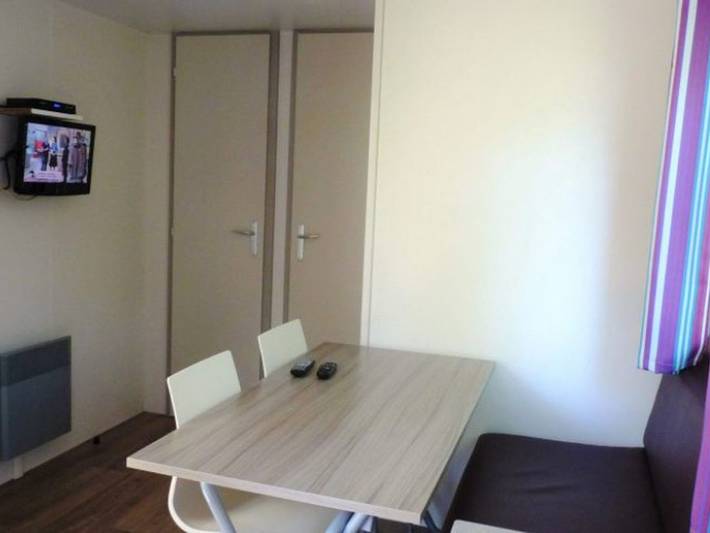 Camping pour 4 personnes, avec vue sur le lac et terrasse, animaux acceptés en Haute-Loire - 4