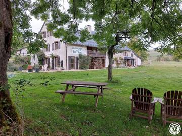 Gîte pour 7 personnes, avec jardin ainsi que balcon et piscine à Hotonnes