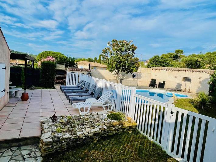 Location de vacances pour 6 personnes, avec vue ainsi que jardin et piscine, adapté aux familles à Armissan - 4