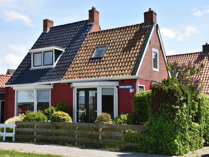 Ferienhaus für 2 Personen, mit Terrasse und Garten in Holwerd