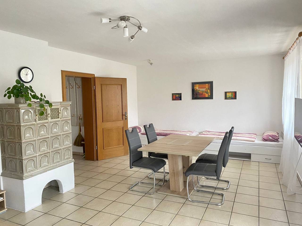 Apartment 'Ferienwohnung Starnberg' with Private Terrace, Shared Garden and Wi-Fi in Starnberg, Starnberger See
