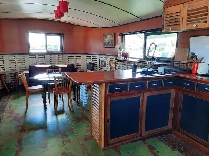 Bateau pour 5 personnes, avec terrasse ainsi que vue sur le lac et vue en Nouvelle-Aquitaine - 2