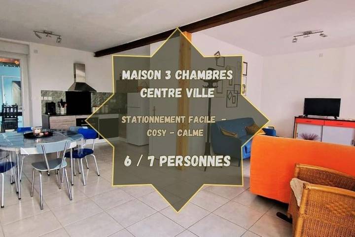 Location de vacances pour 7 personnes, avec jardin et terrasse à Lussac-les-Églises