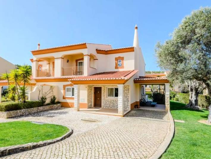 Villa für 8 Personen, mit Balkon in Santa Maria