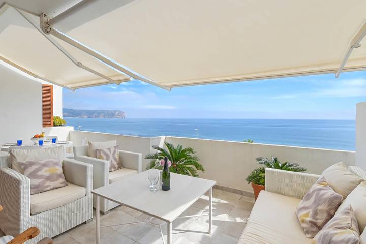 Location de vacances pour 6 personnes, avec piscine et vue sur l’océan à Playa del Arenal