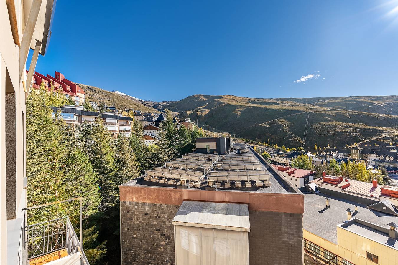 Entire apartment, Apartment 'Diseño A Pie De Pista' with Mountain View and Wi-Fi in Sierra Nevada Ski Resort, Monachil