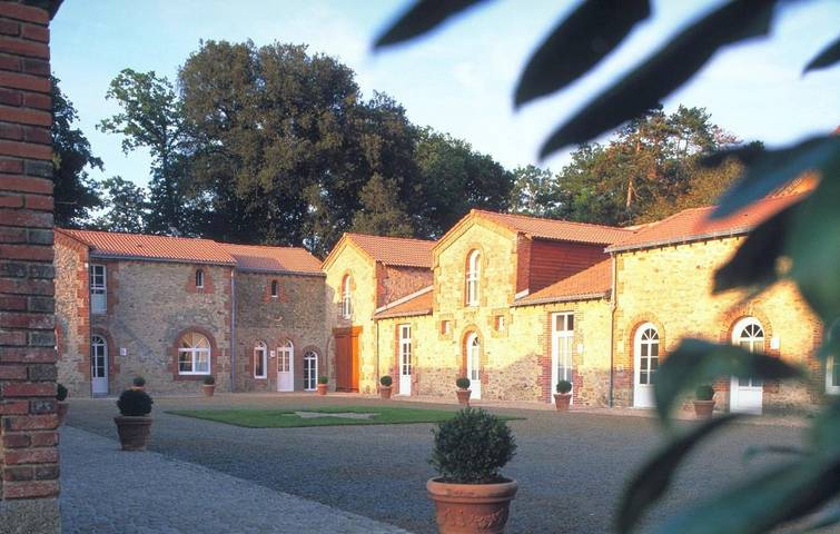 Cottage pour 2 personnes, avec vue ainsi que piscine et jardin à Bournezeau