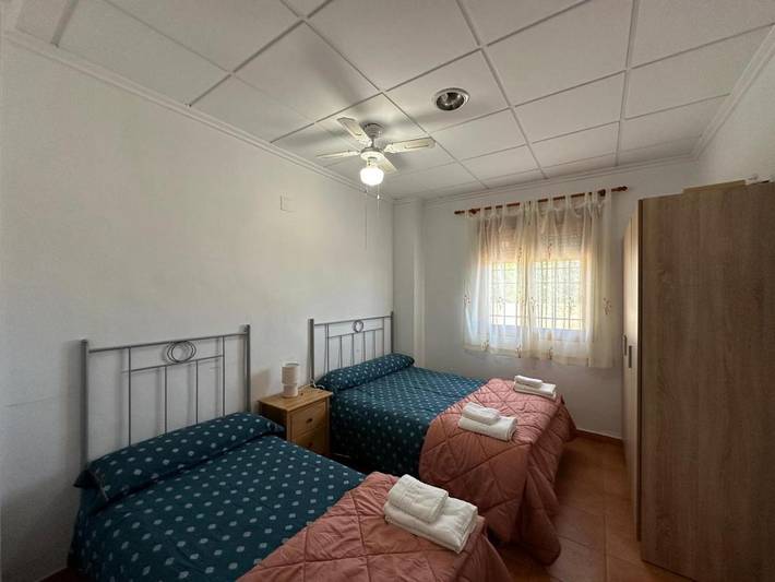 Casa rural para 6 personas, con jardín y vistas además de terraza y piscina, Se admiten mascotas en Canal de Navarrés - 3