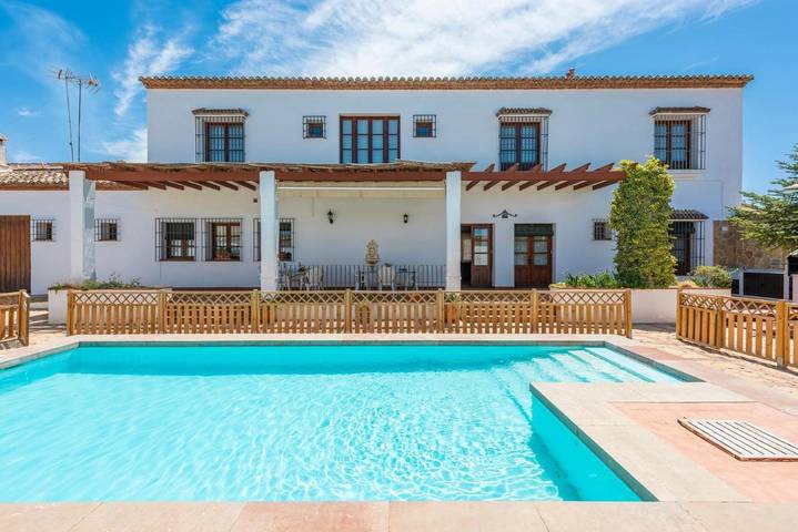 Casa rural para 20 personas, con Terraza y Jardín además de Piscina y Vistas al lago en Alameda - 3