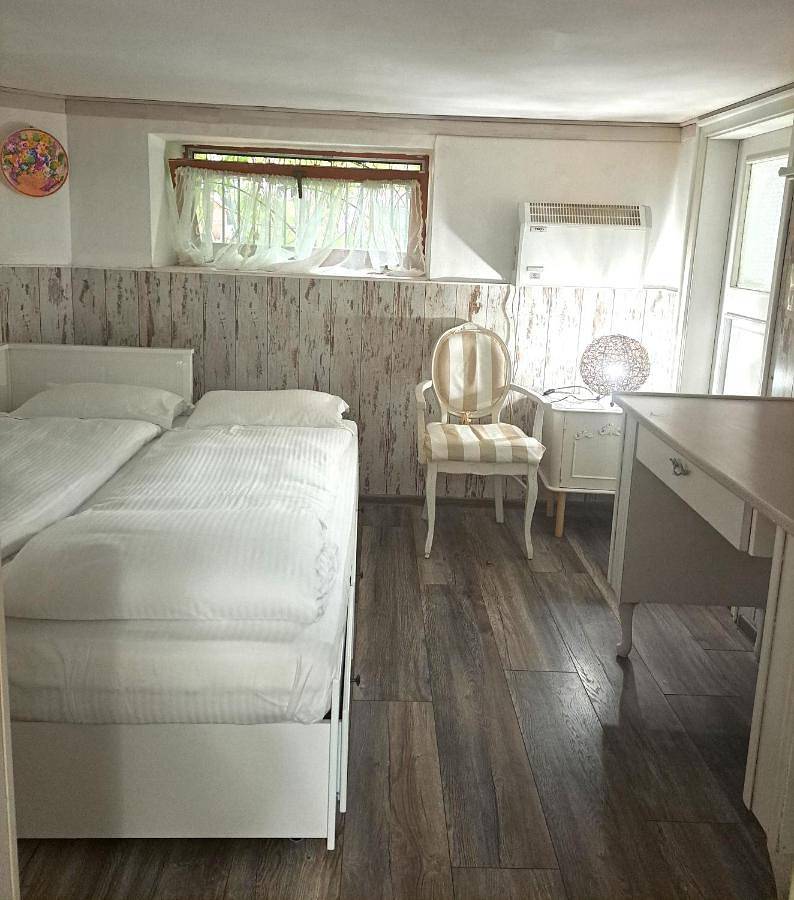 Standard Double Room in Sofia, Bulgarien