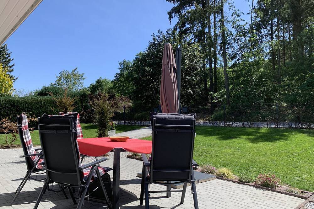 Ferienhaus mit 300m ² eingezäuntem Grundstück, ruhige Lage, direkt am Wald in Darlingerode, Ilsenburg