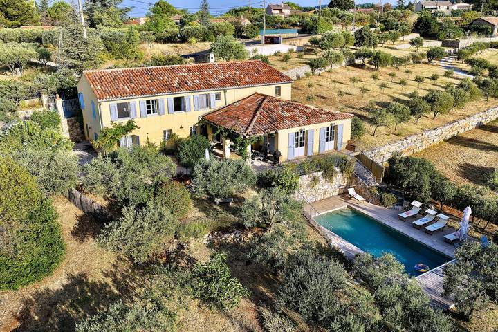 Gîte pour 8 personnes, avec piscine à Aups - 2
