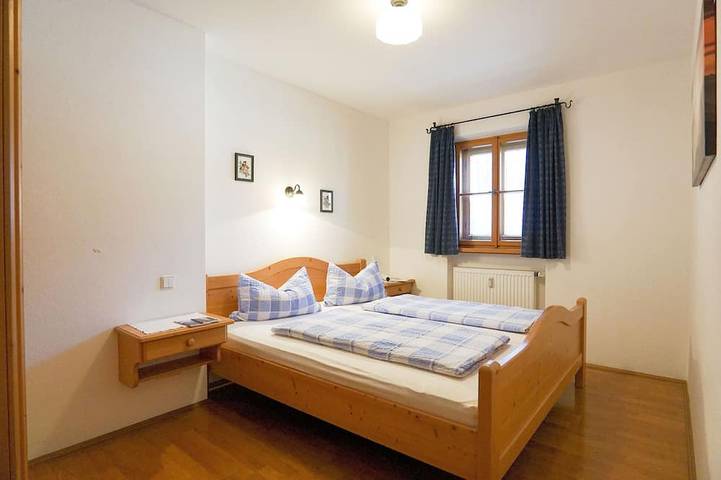 Ganze Wohnung, Ferienwohnung klein (C) 42 qm, 1 Schlafzimmer, Wohnküche, Balkon in Piding, Berchtesgadener Alpen