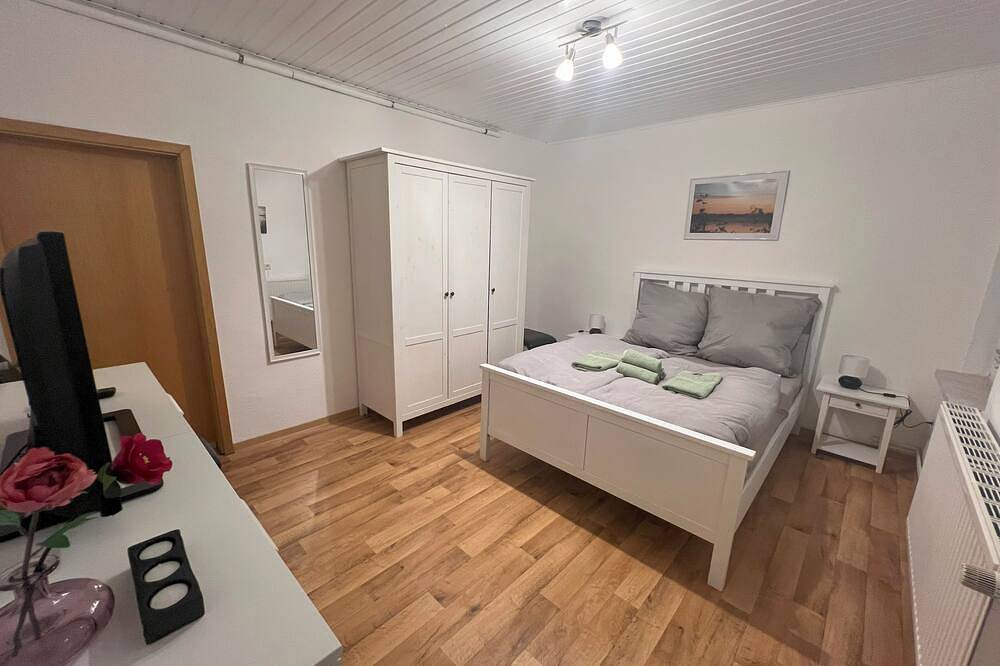 Nachhaltiger Urlaub im Cuxland: Haus „Naturblick“ mit Kicker, Dart & E-Ladesäule in Stinstedt, Cuxland