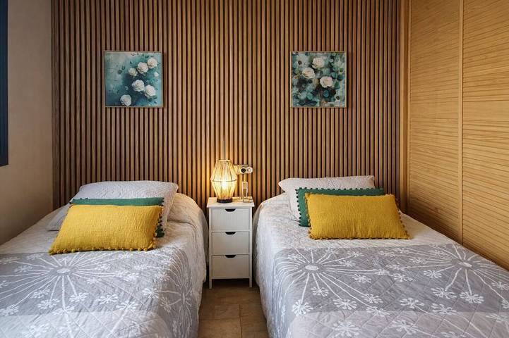 Ganze Wohnung, Apartment mit privatem Whirlpool & Sonnenterrasse – Strand zu Fuß – 4 Personen in Benalmádena Costa, Benalmádena