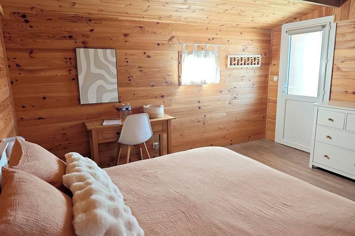 Gîte pour 2 personnes, avec terrasse ainsi que piscine et jardin à Clermont - 4