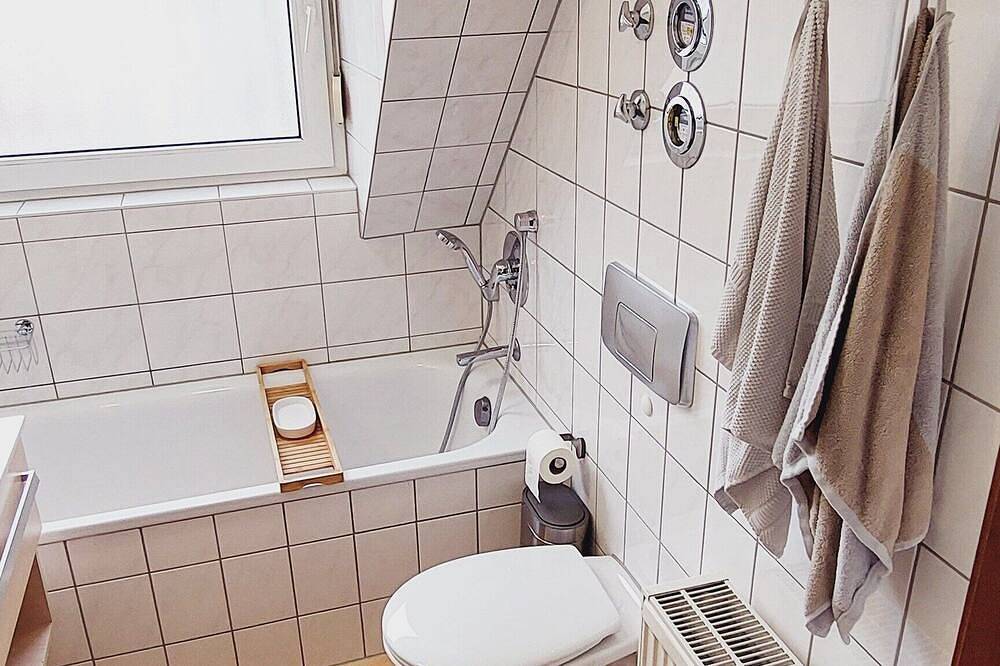 Ganze Wohnung, Schöne kleine Wohnung in Ebersbach an der Fils, Landkreis Göppingen