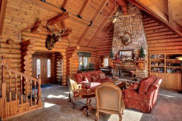 Log Cabin for 8 People in Big Bear Lake, San Bernardino County, Photo 3