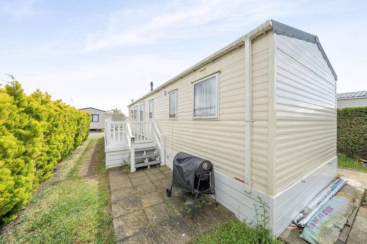 3 Bedroom Mersea Beach Retreat-Getaway by the Sea in Mersea Island, Colchester