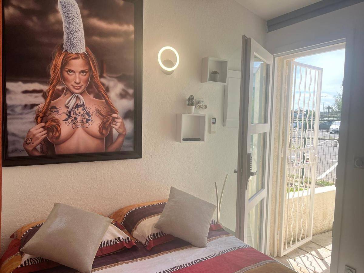 Begood'Iz naturiste Studio indépendant au calme au coeur du village in Cap d'Agde, Agde