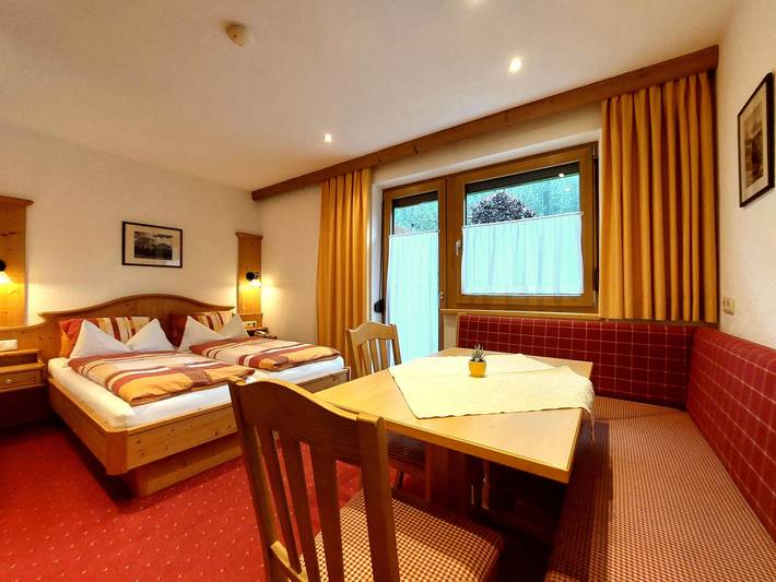 Appartement voor 3 personen, with tuin and sauna as well as terras in Kappl