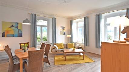 Ferienhaus für 3 Personen, mit Terrasse und Garten in Grünhainichen